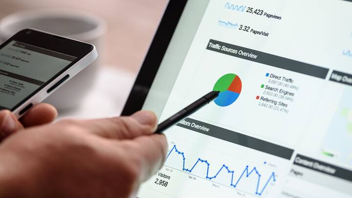 প্লাস্টিক জিপ ব্যাগও ফোনের জন্য বেশ ভাল। এর মধ্যে ফোন রাখলে ঘামে ভেজার আশঙ্কা কম। (ছবি ঋণ - পিক্স্যাবে)