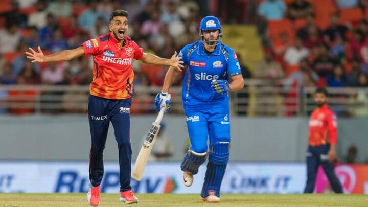 ১৪ উইকেট নেওয়া হর্ষল চলতি আইপিএলের অন্যতম সর্বোচ্চ উইকেটসংগ্রাহক। তবে দুই বছর আগে বিশ্বকাপ দলে থাকলেও, এই দলে নেই তিনি।