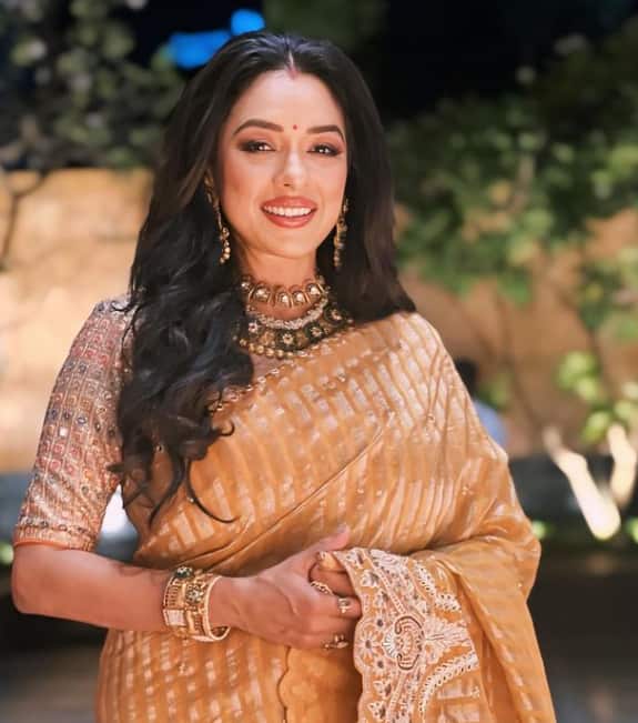 रुपाली गांगुली ने भारतीय जनता पार्टी का दामन थाम लिया है. उन्होंने अपनी स्पीच में बताया कि उन्होंने पीएम मोदी के नक्शे कदम पर चलने का फैसला लिया है.