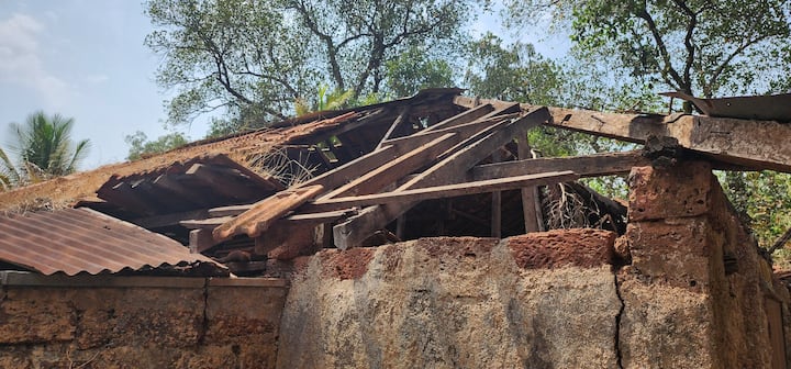 संगमेश्वर जवळ कसबा येथे मुकर्रबखानाच्या लष्करी तुकडीने माघ वद्य सप्तमी म्हणजे शुक्रवार १ फेब्रुवारी १६८९ रोजी अचानक छापा मारून छत्रपती संभाजी महाराजांना बंदी बनवले ते