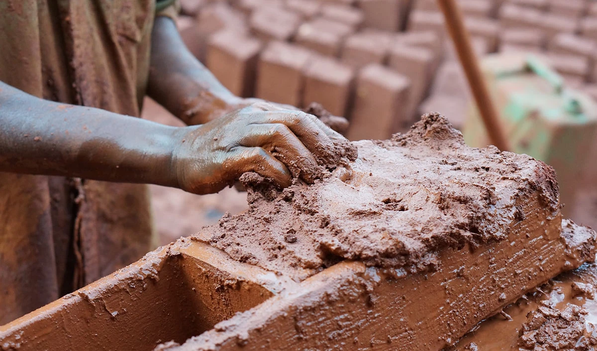 Why world needs to celebrate Labour Day Labour Day: ਮਜ਼ਦੂਰਾਂ ਲਈ ਕਿਉਂ ਤੈਅ ਕੀਤਾ ਗਿਆ ਖਾਸ ਦਿਨ? ਭਾਰਤ ਹੀ ਨਹੀਂ, ਇਹ ਦੇਸ਼ ਵੀ ਮਨਾਉਂਦੇ ਹਨ ਮਜ਼ਦੂਰ ਦਿਵਸ