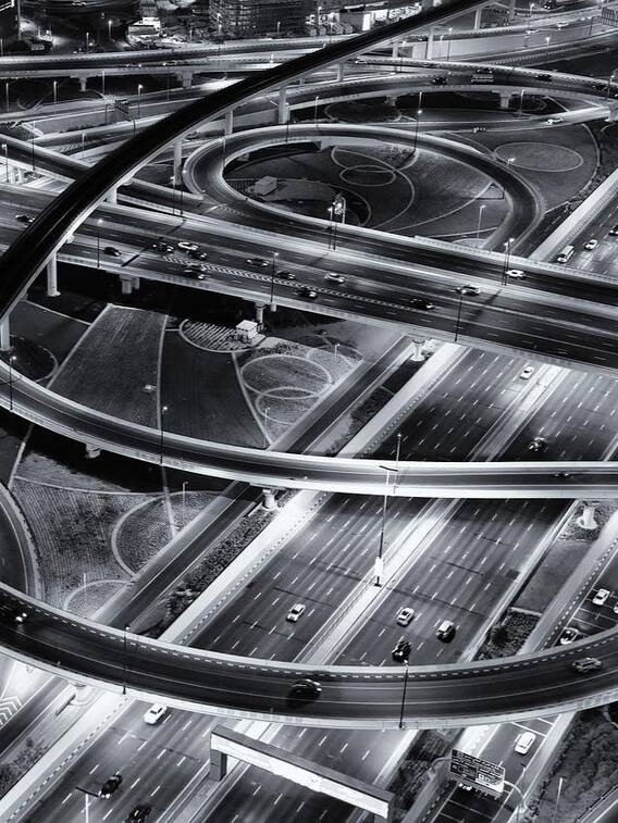 देश कोई भी हो, सड़क का कलर काला ही क्यों होता है?