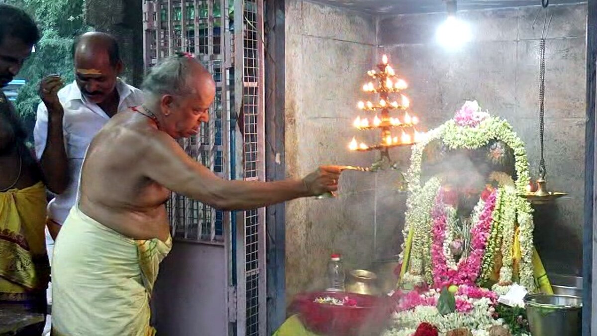 Guru Peyarchi 2024: தேனியில் குருப்பெயர்ச்சி  நாளில் தட்சணா மூர்த்தி கோயில்களில் சிறப்பு வழிபாடு
