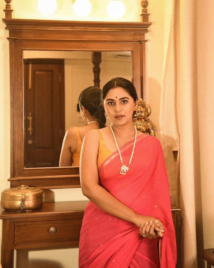 मृण्मयी निखिल आडवाणी दिग्दर्शित ‘मुंबई डायरीज २’ वेब सीरिजमध्ये झळकली.