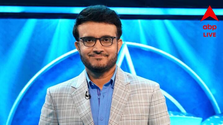 ডোনা বলেছিলেন, সৌরভ চাননি সানা গাড়ি করে অফিস যাতায়াত করুক। সানার জন্য গাড়ির ব্যবস্থা করে দিতে চেয়েছিলেন সৌরভ