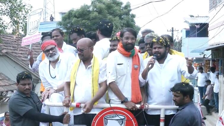Hyper Adi participates in Election campaign in Pithapuram constituency with Nagababu Hyper Adi: జగన్ ఇంట్లోనే మంచి జరగలేదు? ఓట్లు ఎందుకేయాలి - హైపర్ ఆది పేలిపోయే పంచ్‌లు