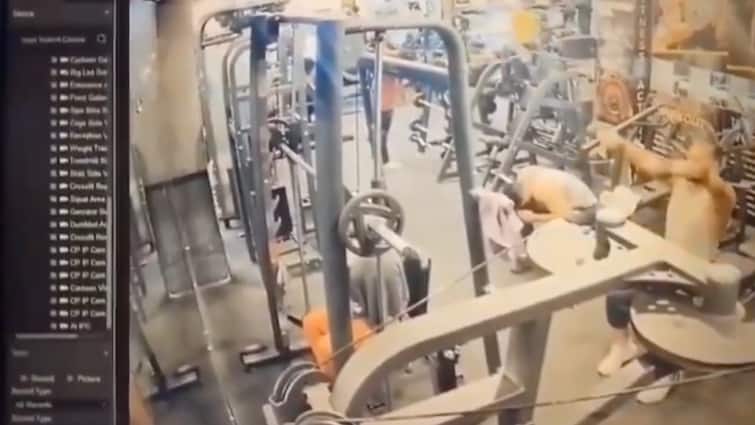 Corona vaccine controversy varanasi youth dies in gym watch video viral कोरोना वैक्सीन पर विवाद, वाराणसी के जिम में युवक की मौत, देखें Video