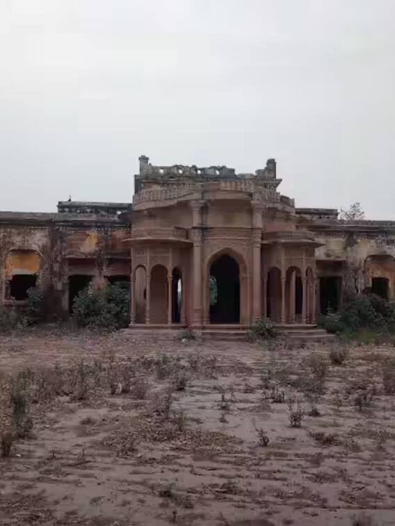 हाथरस का दूसरा नाम क्या था?