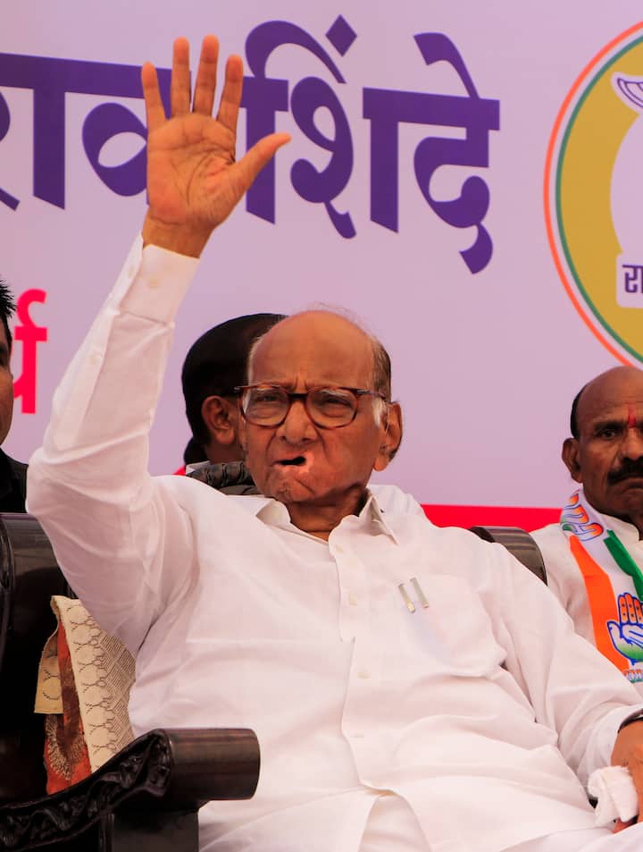 एनसीपी (SP) प्रमुख शरद पवार ने गुरुवार (2 अप्रैल) सांगली लोकसभा सीट को लेकर बड़ा खुलासा किया है. उन्होंने स्वीकार किया कि सांगली लोकसभा सीट के लिए उम्मीदवार की घोषणा महाविकास अघाड़ी (MVA) के घटकों के बीच परामर्श के बिना की गई. (फाइल फोटो)