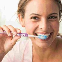 Tooth Brush : ਬੁਰਸ਼ ਕਰਦੇ ਸਮੇਂ ਕਿਤੇ ਤੁਸੀਂ ਤਾਂ ਨਹੀਂ ਕਰਦੇ ਆਹ ਗਲਤੀਆਂ