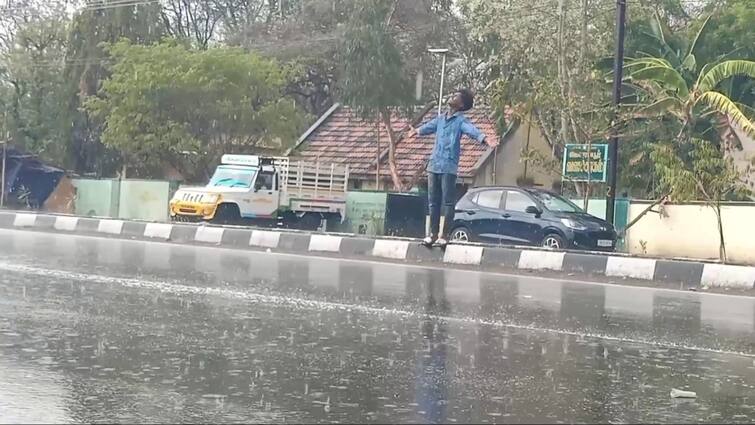 Sudden Rain Lashes Harur Leaving Public Happy Cold Dharmapuri District News TNN Rain: அரூரில் திடீர் மழை; வெயிலில் இருந்து கொஞ்சம் விடுதலையால் மக்கள் மகிழ்ச்சி