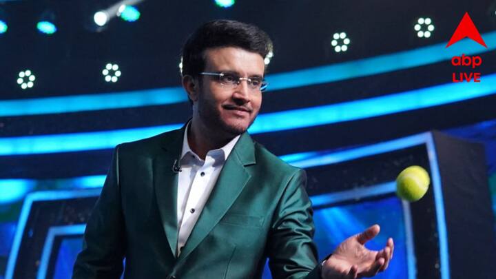 এখানেই শেষ নয়, বন্ধুরা নিরামিশাষী হওয়ায়, ওই পরিবেশে থেকে আর আমিষ খাবার খেতে চান না তিনিও। স্বচ্ছন্দ্য হন নিরামিষেই।