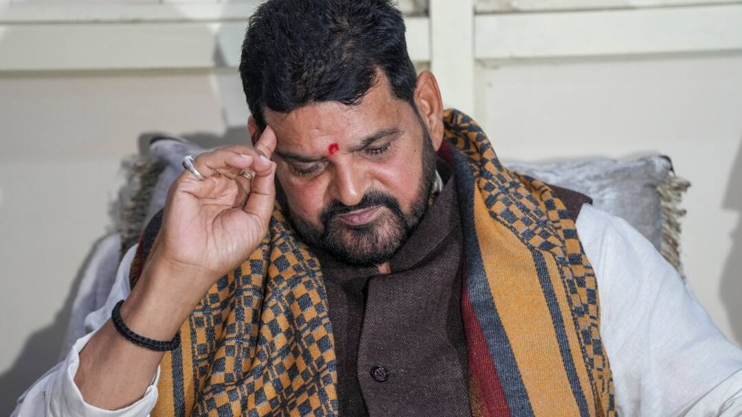 Lok Sabha Election 2024: 'इसलिए, राहुल-अखिलेश सभी वंशवादी, लेकिन...', बृजभूषण के बेटे को मिला कैसरगंज से टिकट तो महुआ ने कसा तंज