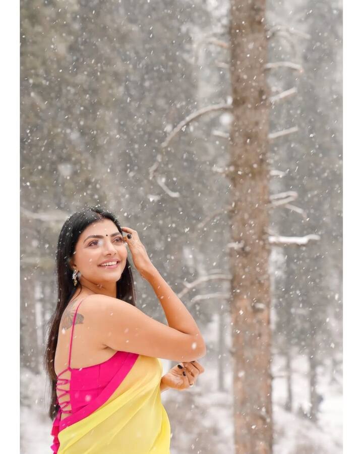 సోషల్ మీడియాలో యాక్టివ్ గా ఉండే బిగ్ బాస్ బ్యూటీ లహరి ఎప్పటికప్పుడు బ్యూటిఫుల్ పిక్స్ షేర్ చేస్తుంటుంది...