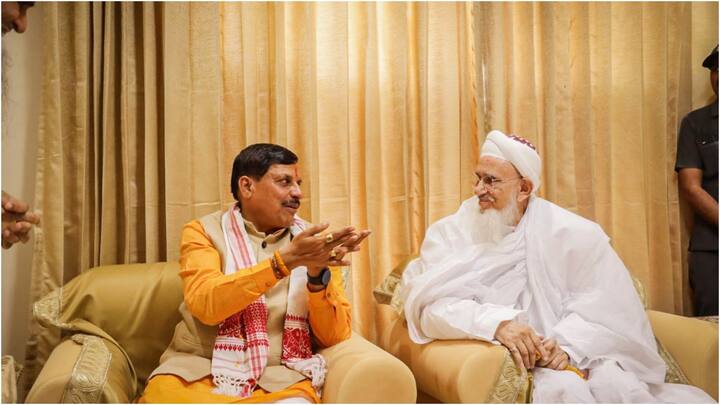 Mohan Yadav meets Dawoodi Bohra community Leader: मध्य प्रदेश के सीएम मोहन यादव ने दाऊदी बोहरा समुदाय के नेता से मुलाकात की. यह मुलाकात रतलाम जिले के जावरा में हुई.