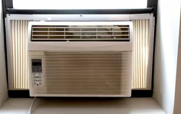 ਤਾਂ ਆਓ ਤੁਹਾਨੂੰ ਦੱਸਦੇ ਹਾਂ ਕਿ ਕੀ ਤੁਹਾਡੇ ਘਰ ਵਿੱਚ 1 ਟਨ ਦਾ ਵਿੰਡੋ ਏ.ਸੀ. ਅਤੇ ਸਾਰੀ ਰਾਤ ਤੁਸੀਂ 8 ਘੰਟੇ ਤੁਰਦੇ ਹੋ। ਇਸ ਲਈ ਤੁਸੀਂ ਇੱਕ ਮਹੀਨੇ ਵਿੱਚ 200 ਯੂਨਿਟ ਬਿਜਲੀ ਖਰਚ ਕਰ ਸਕਦੇ ਹੋ। ਜੇਕਰ ਤੁਹਾਡੀ ਜਗ੍ਹਾ ਬਿਜਲੀ 7 ਰੁਪਏ ਪ੍ਰਤੀ ਯੂਨਿਟ ਹੈ। ਇਸ ਲਈ ਵਿੰਡੋ AC ਦੀ ਵਰਤੋਂ ਕਰਨ ਲਈ ਤੁਹਾਡਾ ਮਹੀਨਾਵਾਰ ਬਿਜਲੀ ਬਿੱਲ 1470 ਰੁਪਏ ਹੋ ਸਕਦਾ ਹੈ।