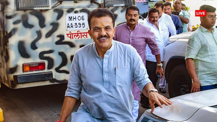 Sanjay Nirupam News: कांग्रेस से निष्कासित किए जाने के बाद संजय निरुपम को लेकर चर्चा तेज हो गई थी कि वो किस पार्टी का दामन थामेंगे. अब उन्होंने फैसला कर लिया है.