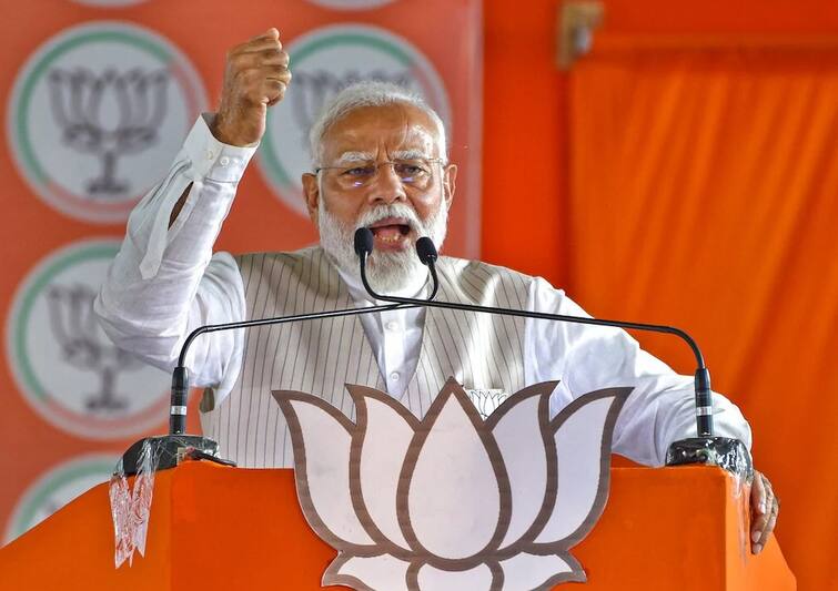 Lok Sabha Election: PM Modi said in surendranagar that I became first time MLA from saurashtra, i will never forget it, i committed to gujrat progress 'મતદાનના દિવસે બૂથ પર 25-25 થાળીઓ વગાડવા અપીલ', - પીએમ બોલ્યા આ વખતે વૉટિંગનો રેકોર્ડ તોડી નાંખજો