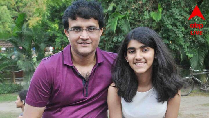 সদ্য 'দাদাগিরি'-তে এসে সৌরভ বলেছিলেন, সানা নাকি তাঁর জন্য কখনোই উপহার আনেন না। কারণ, সানা একবার পছন্দ করে উপহার আনায়, সেটা বদলে দিতে বলেছিলেন সৌরভ।