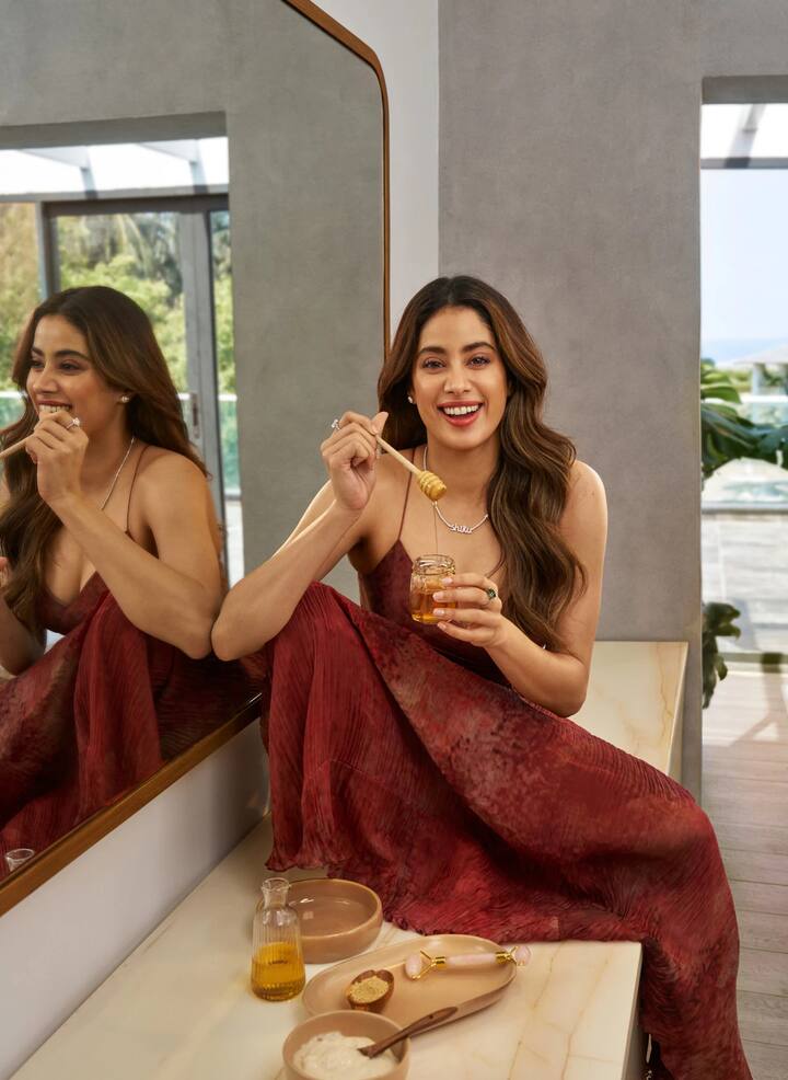 The official Airbnb website shared pictures of the luxurious property under the headline