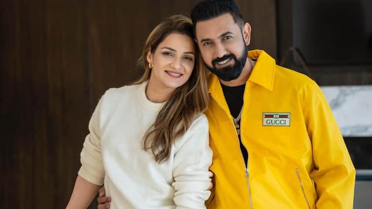 Punjabi Singer Gippy Grewal On Life In Canada: 'I Used To Clean Toilets, My Wife Used To Pick Trays At The Food Court' Gippy Grewal Opens Up About His Life In Canada: 'I Used To Clean Toilets, My Wife Used To Pick Trays At The Food Court'