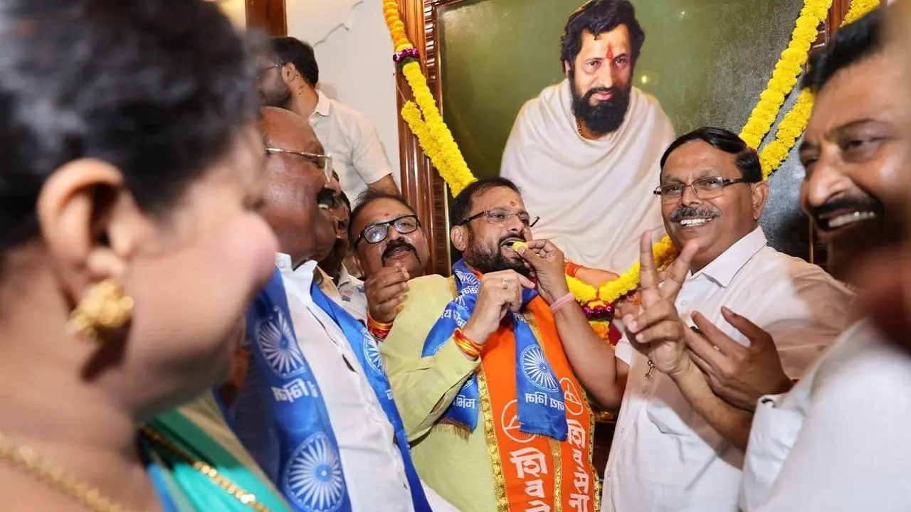 Thane : शिंदेंच्या नरेश मस्केंची डोकेदुखी थांबेना, भाजपचा विरोध सुरूच, नवी मुंबईनंतर मिरा भाईंदरच्या पदाधिकाऱ्यांचा राजीनामा Thane : शिंदेंच्या नरेश मस्केंची डोकेदुखी थांबेना, भाजपचा विरोध सुरूच, नवी मुंबईनंतर मिरा भाईंदरच्या पदाधिकाऱ्यांचा राजीनामा