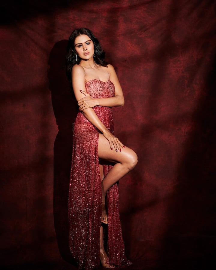Priyanka Chahar Choudhary Bold Pics: ફેમસ ટીવી એક્ટ્રેસ અને બિગ બોસ 16 ફેમ પ્રિયંકા ચહર ચૌધરીએ પોતાની સુંદરતા અને બોલ્ડ સ્ટાઈલથી ચાહકોને દિવાના બનાવી દીધા છે.