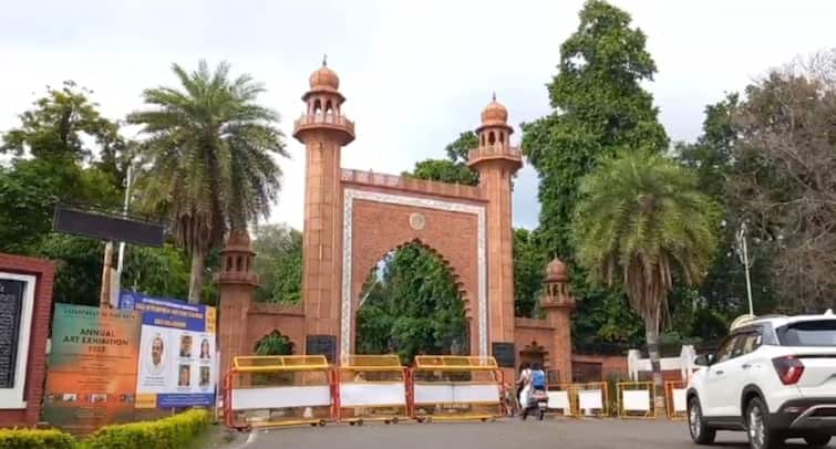 Aligarh Muslim University 9 thousand more student attend entrance exam class 6 th in amu exam centers ann AMU Entrance Exam: एएमयू में कक्षा 6वीं के प्रवेश में शामिल हुए 9436 अभ्यर्थी, दस हजार से अधिक छात्रों ने किया था आवेदन