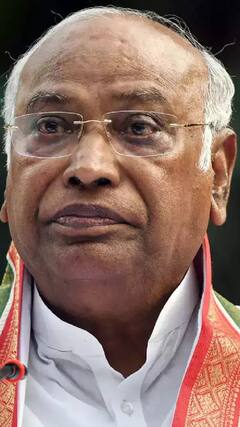 Lok Sabha Election: राहुल गांधी के नामांकन के लिए रायबरेली पहुंचे खरगे | ABP Shorts