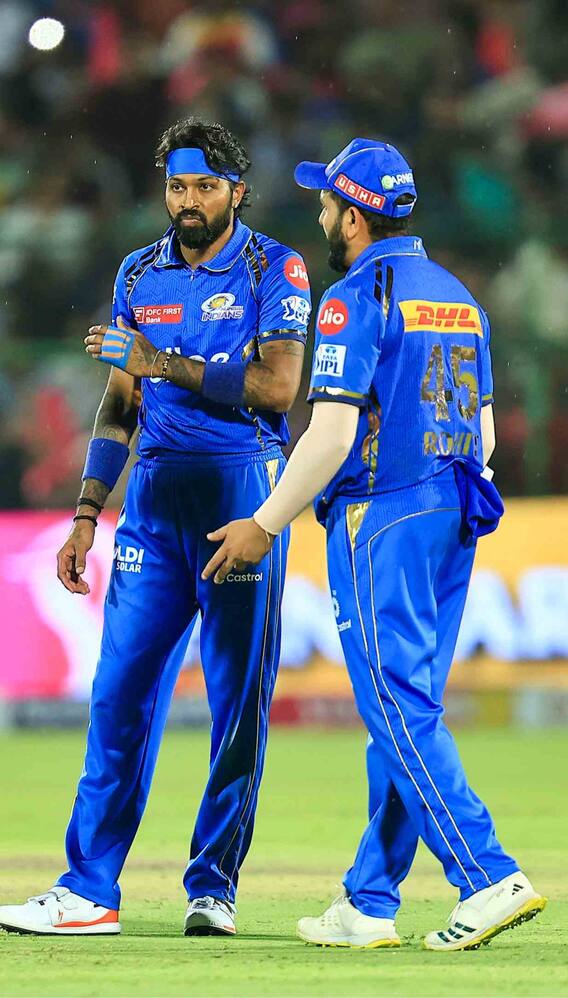 হার্দিকের নেতৃত্বে খেলতে হচ্ছে, কী প্রতিক্রিয়া রোহিতের?