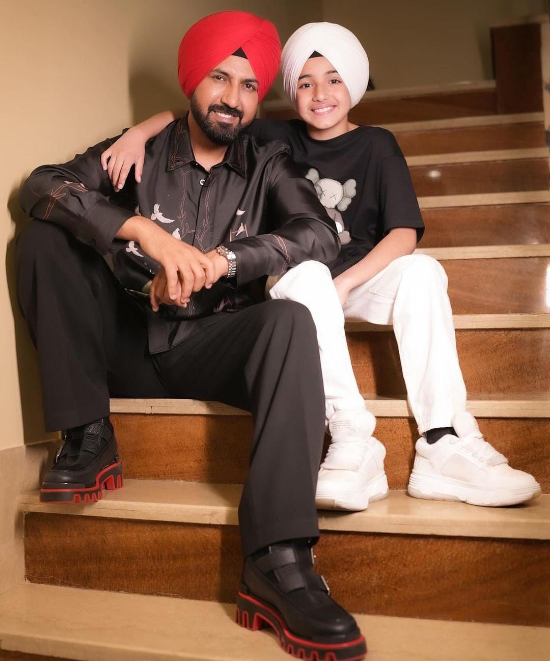 ਦੱਸ ਦਈਏ ਕਿ 'ਸ਼ਿੰਦਾ ਸ਼ਿੰਦਾ ਨੋ ਪਾਪਾ' ਫਿਲਮ 10 ਮਈ ਨੂੰ ਰਿਲੀਜ਼ ਹੋਣ ਜਾ ਰਹੀ ਹੈ। ਇਸ ਫਿਲਮ ਲਈ ਗਿੱਪੀ ਤੇ ਸ਼ਿੰਦਾ ਦੋਵੇਂ ਹੀ ਕਾਫੀ ਐਕਸਾਇਟਡ ਹਨ ਅਤੇ ਰੱਜ ਕੇ ਫਿਲਮ ਦਾ ਪ੍ਰਮੋਸ਼ਨ ਕਰ ਰਹੇ ਹਨ।