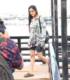 શાંતનું સાથે બ્રેકઅપ બાદ પ્રથમવાર સ્પૉટ થઇ શ્રુતિ હસન, જુઓ તસવીરો