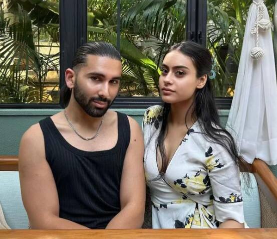 अक्षय कुमार के लाडले आरव कुमार पार्टियों से दूर रहते हैं. वहीं नीसा देवगन अक्सर पार्टीज में नजर आती हैं. वह अक्सर आउटिंग करती हुई देखी जाती हैं. लेकिन आरव और नीसा साथ में कम ही नजर आते हैं.