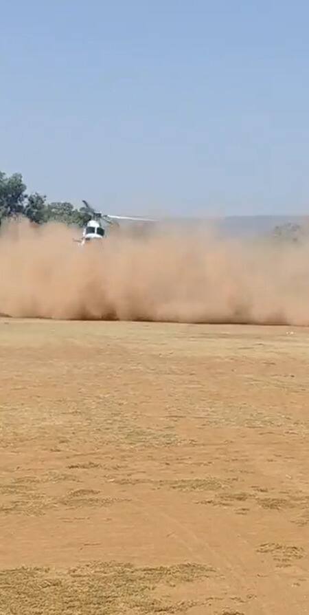 सुषमा अंधारे सुखरुप असून त्यांना कोणतीही इजा झालेली नाही.