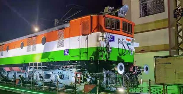 ਕਈ ਵਾਰ ਉਹ ਜ਼ਿਆਦਾ ਦੇਰ ਤੱਕ ਟਾਇਲਟ ਨਹੀਂ ਜਾ ਪਾਉਂਦੇ, ਜਿਸ ਕਾਰਨ ਉਨ੍ਹਾਂ ਨੂੰ ਅਕਸਰ ਪਰੇਸ਼ਾਨੀਆਂ ਦਾ ਸਾਹਮਣਾ ਕਰਨਾ ਪੈਂਦਾ ਹੈ। ਲੋਕ ਪਾਇਲਟ ਟਰੇਨ ਚਲਾਉਂਦੇ ਸਮੇਂ ਖਾਣਾ ਵੀ ਨਹੀਂ ਖਾਂਦੇ।