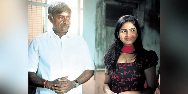 பார்க்கிங் படத்தில் நடித்து அசத்திய எம்.எஸ்.பாஸ்கர் வில்லங்கமான கதை கொண்ட அக்கரன் எனும் படத்தில் முதியவராக நடித்து முடித்துள்ளார். இப்படமும் இன்று ரிலீஸாகியுள்ளது.