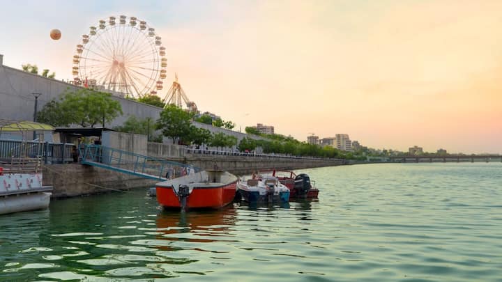 आज हम आपको भारत के एक ऐसे शहर के बारे में बताने वाले हैं, जिसके नाम में तीन भाषाओं के शब्द शामिल हैं.