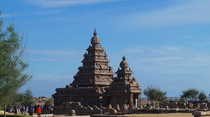 மகாபலிபுரத்தில் அமைந்துள்ள உலகிலேயே மிகப் பெரிய புராதனச் சின்னமாக விளங்கும் அர்ஜுனன் தவம். இது தமிழ்நாட்டின் பாரம்பரியச் சின்னங்களில் ஒன்றாகும்.