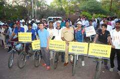 उज्जैन में आईजी, एसपी और कलेक्टर ने चलाई साइकिल, जानिए वजह