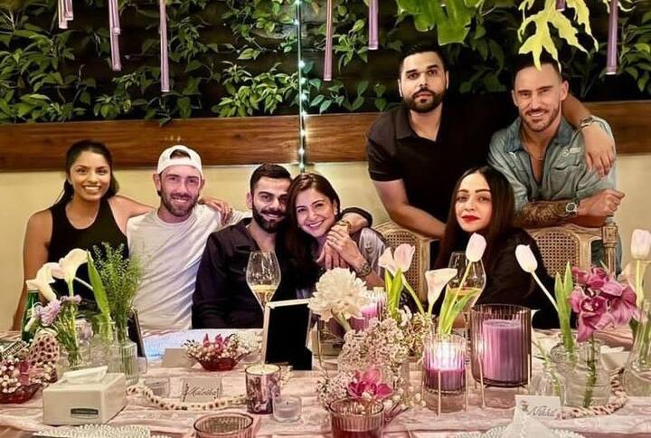 ஆர்.சி.பி அணியை சார்ந்த மேக்ஸ் வெல் மற்றும் அவரது மனைவி, வினி ராமன், டூ ப்ளெஸிஸ் ஆகியோர் அனுஷ்கா பிறந்தநாள் கொண்டாட்டத்தில் பங்குபெற்றனர்.