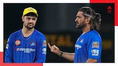 সিএসকে সমর্থক 'সিনিয়র তরুণ'কে বিশেষ উপহার ধোনির, ভাইরাল ভিডিও