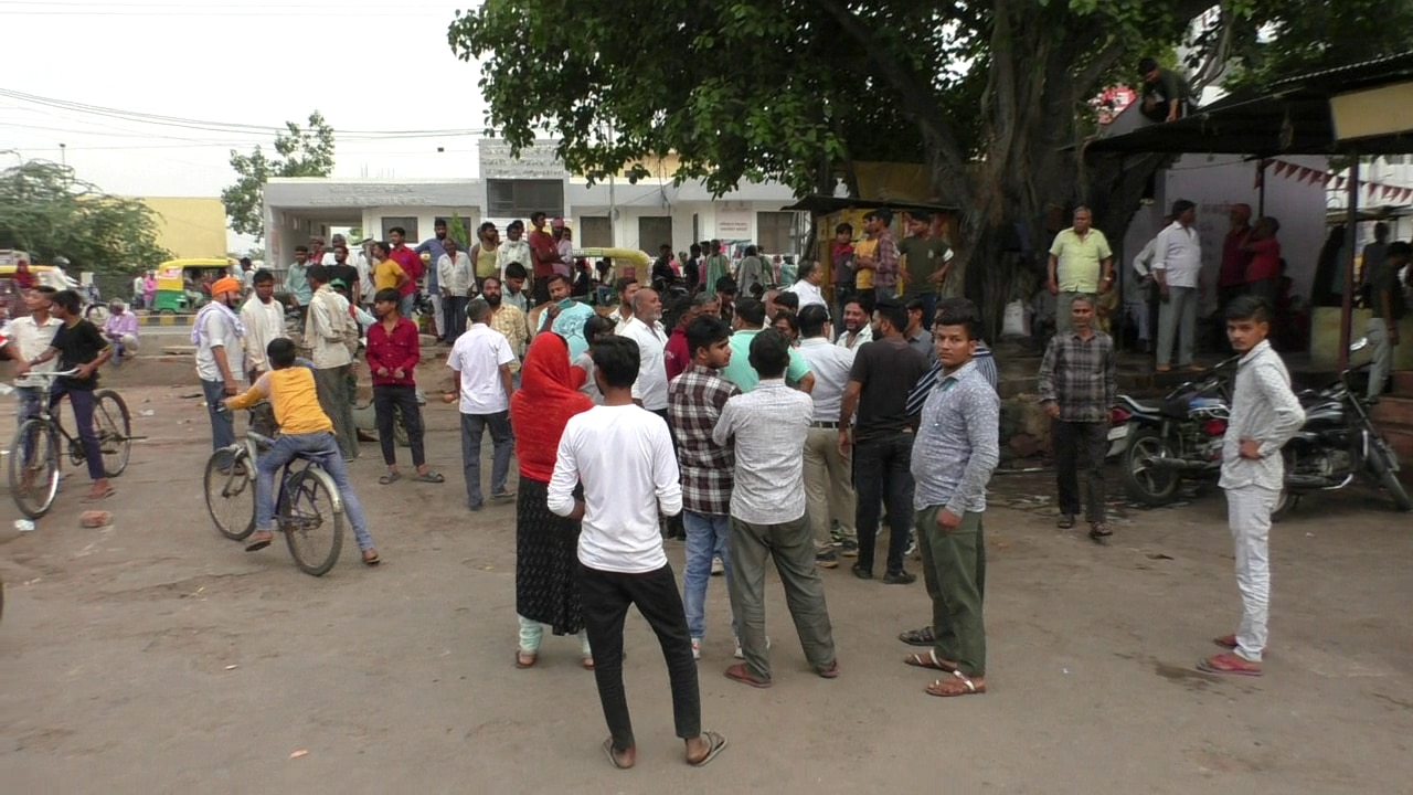 भरतपुर में अतिक्रमण के खिलाफ अभियान, बाजार में मचा हड़कंप, निगम की टीम ने जब्त किए सामान