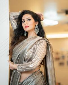 Sada: శారీలో హీరోయిన్ సదా- అందాలతో కనువిందు