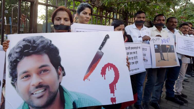 Telangana Police files closure report in Rohith Vemula case was not a Dalit Hyderabad Central Univerity Student protest Rohith Vemula case: 'रोहित वेमुला दलित नहीं था', क्लोजर रिपोर्ट में तेलंगाना पुलिस का दावा, हमलावर हुई BJP