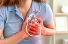 હાર્ટ બ્લોકેજને કારણે શરીરમાં દેખાવા લાગે છે આ 5 સંકેત, લોકો સામાન્ય સમજવાની કરે છે ભૂલ