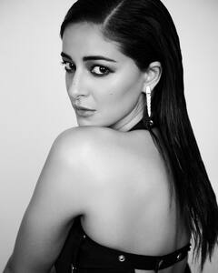 Ananya Panday : బ్యాక్ లెస్ బ్లాక్ అండ్ వైట్ బ్యూటీ!