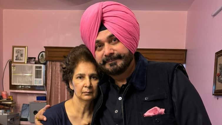 Navjot Singh Sidhu Told About Wife Navjot Kaur Sidhu Health And Treatment After Operation Cancer Punjab News: '70 टांके हटा दिए गए हैं और...', नवजोत सिंह सिद्धू ने पत्नी के हेल्थ को लेकर दी बड़ी जानकारी