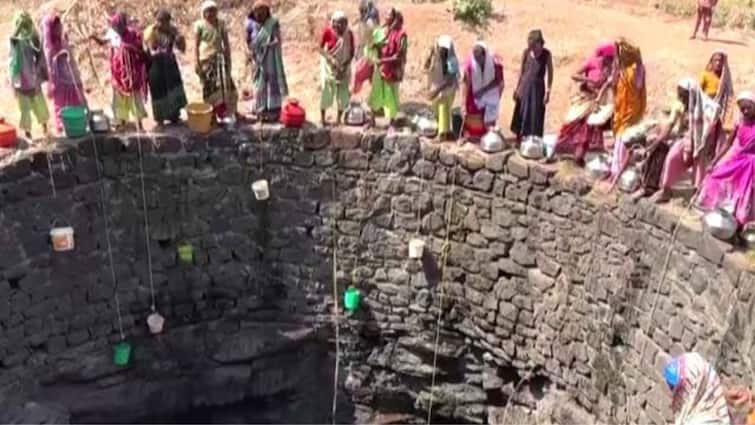 Marathwada has only 17 percent water reserves left Severe water shortage in many areas three projects dry Marathwada Water Crisis : मराठवाड्यात फक्त 17 टक्के पाणीसाठा शिल्लक; अनेक भागात भीषण पाणीटंचाई, तीन प्रकल्प कोरडेठाक