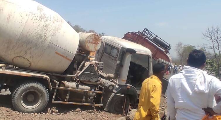 Yavatmal Bus Accident st and cement truck accident near Umarkhed Yavatmal route no one injured maharashtra marathi news Bus Accident : नांदेडहून नागपुरसाठी निघालेल्या एसटी बसला ट्रकची धडक; प्रसंगावधान राखल्याने थोडक्यात बचावले प्रवासी