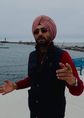 ਇਸ ਤੋਂ ਇਲਾਵਾ ਇੱਕ ਹੋਰ ਯੂਜ਼ਰ ਨੇ ਲਿਖਦੇ ਹੋਏ ਕਿਹਾ ਜੋ ਮਰਜ਼ੀ ਖਾ ਲਓ ਤੁਸੀ ਕਿਹੜਾ ਮੋਟੇ ਹੋਣਾ। ਇਸ ਤੋਂ ਇਲਾਵਾ ਇੱਕ ਹੋਰ ਯੂਜ਼ਰ ਨੇ ਲਿਖਦੇ ਹੋਏ ਕਿਹਾ ਓਹ ਭਰਾਵਾ.. ਫਰਾਈਜ਼ ਐਂਡ ਫਾਸਟ ਫੂਡ ਕਦੋ ਤੋ 'ਹੈਲਥੀ ਫੂਡ' ਵਾਲੀ ਸ਼੍ਰੇਣੀ ਵਿੱਚ ਆ ਗਿਆ 😂😂